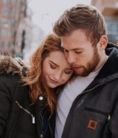 healthy couple showing green flag in a relationship