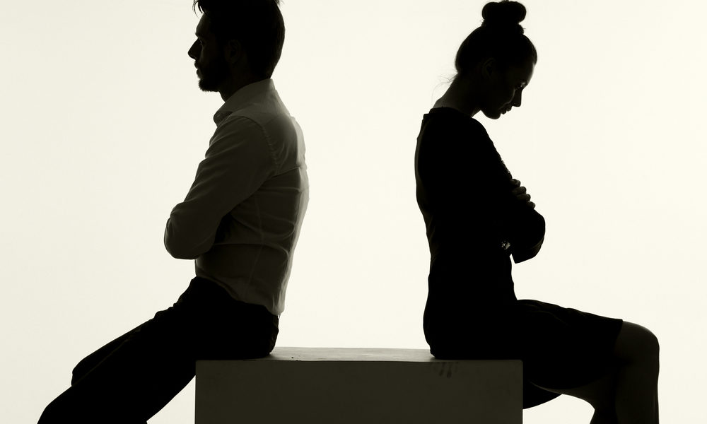 couple arguing trying to figure out how to fix relationships after long fight