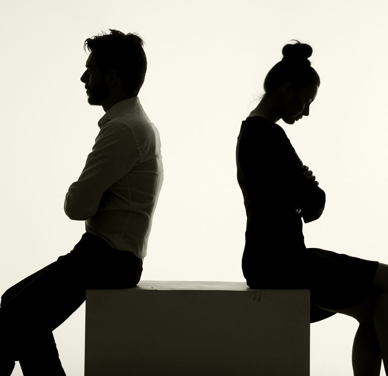 couple arguing trying to figure out how to fix relationships after long fight